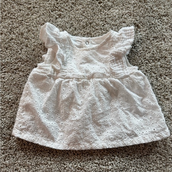 Cat & Jack 2-Piece Eyelet Top and Bloomer short Set outfit– Size 3-6 Months - Picture 3 of 11
